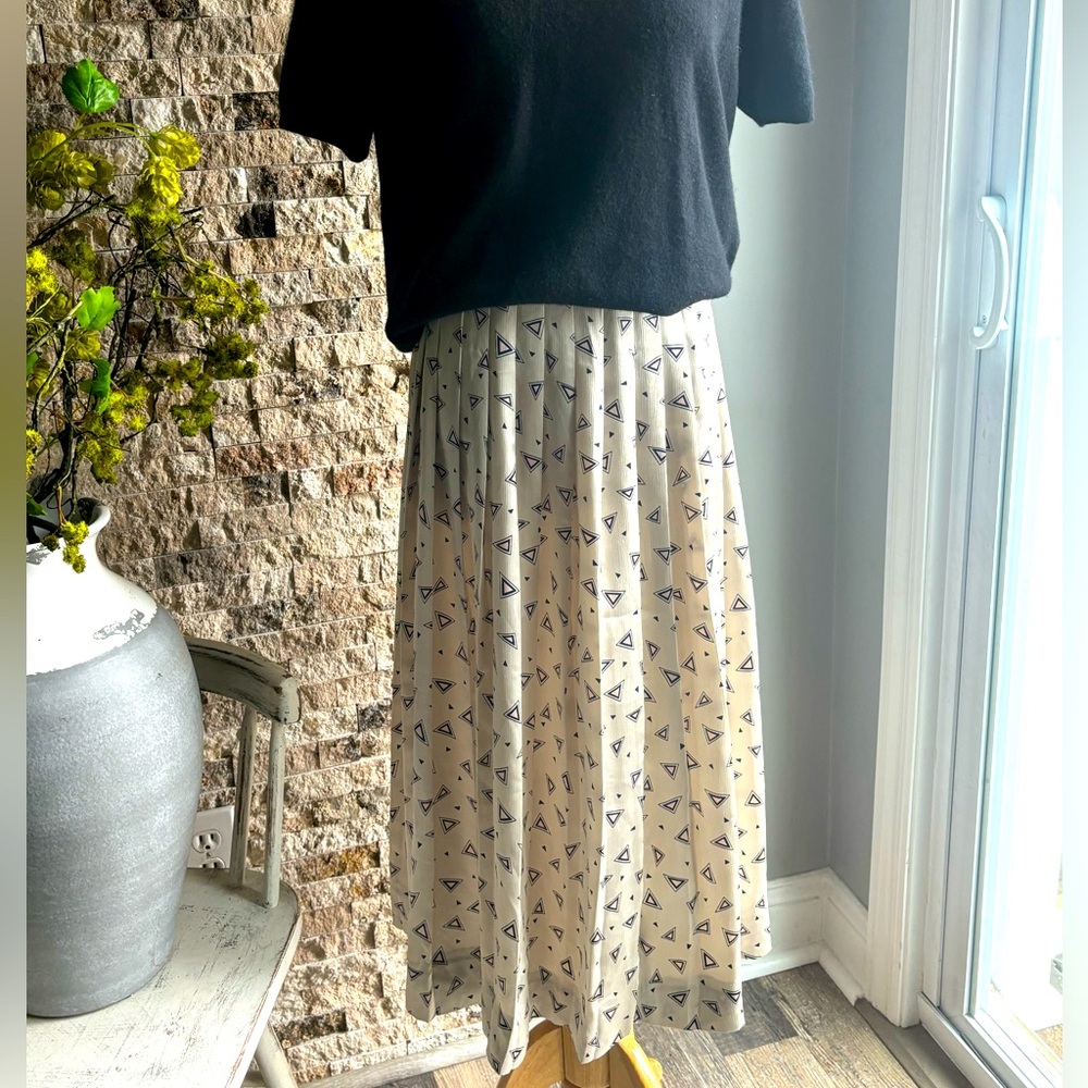 Vintage pleated skirt